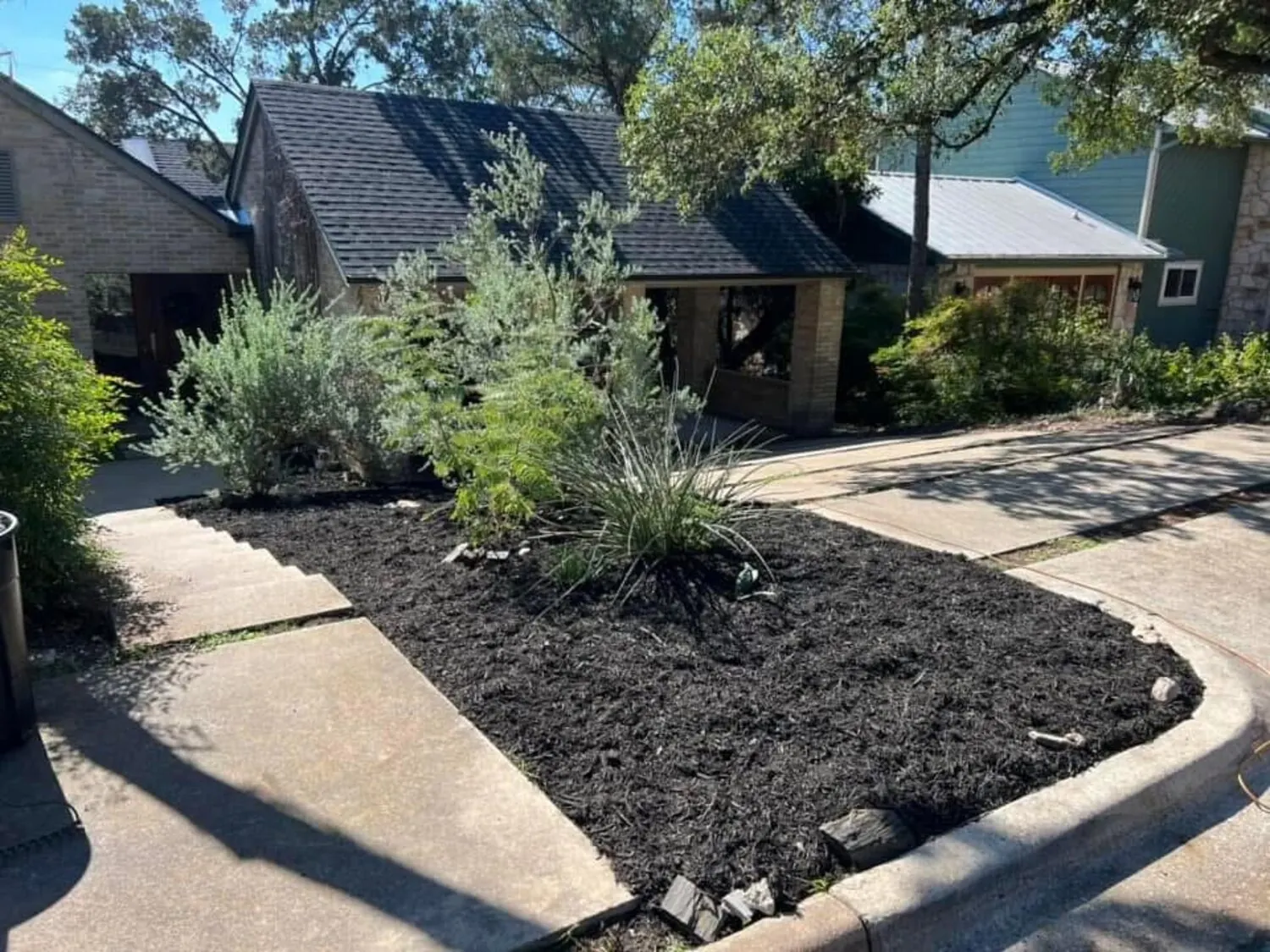 Landscape after mulch and walkway work